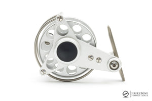 Ari 't Hart - Ari I Fly Reel - RHW