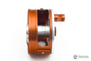 Ari 't Hart - Rainbow Fly Reel - Philipsbraun/Silver