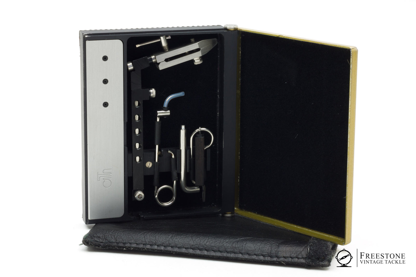 Ari 't Hart - Travel Vise Kit