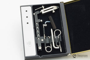 Ari 't Hart - Travel Vise Kit
