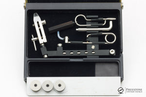Ari 't Hart - Travel Vise Kit