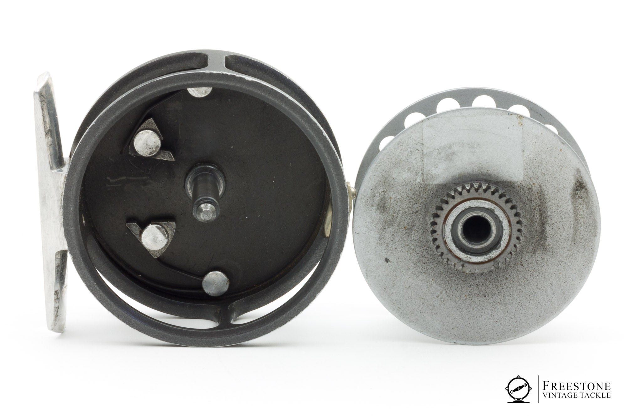 FORGOTTEN FLIES・Simms・ORVIS・HARDY・ホイットレー Simms Freestone Z Fly Fishing Waders - Smoke – Manic Tackle Project