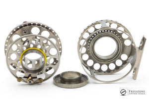 Megoff Engineering - VR Series 23 Titanium Fly Reel