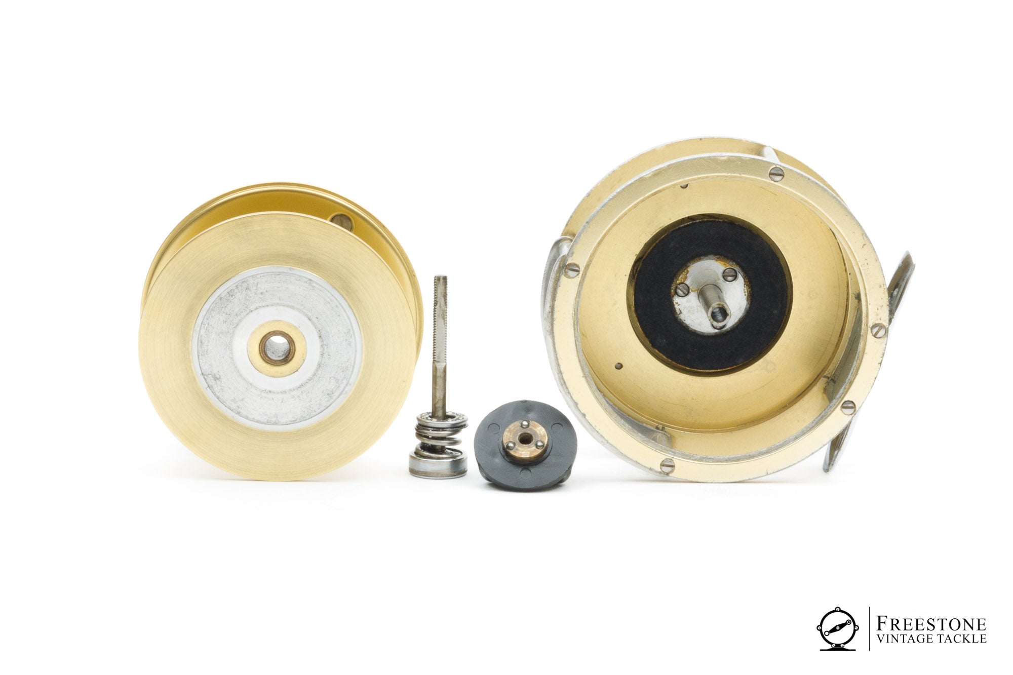 Fin-Nor No. 2 DD R/H Reel – Bear's Den Fly Fishing Co.