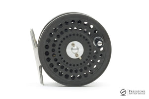 Orvis - CFO III Fly Reel w/ 2 Spare Spools - Screwback